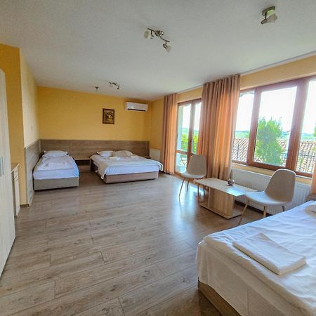 Family Hotel "Slavianska Dusha" เวลีคอเทอร์โนโว ภายนอก รูปภาพ