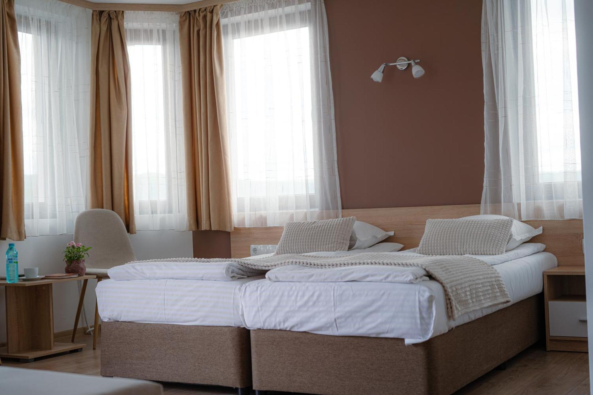 Family Hotel "Slavianska Dusha" เวลีคอเทอร์โนโว ภายนอก รูปภาพ