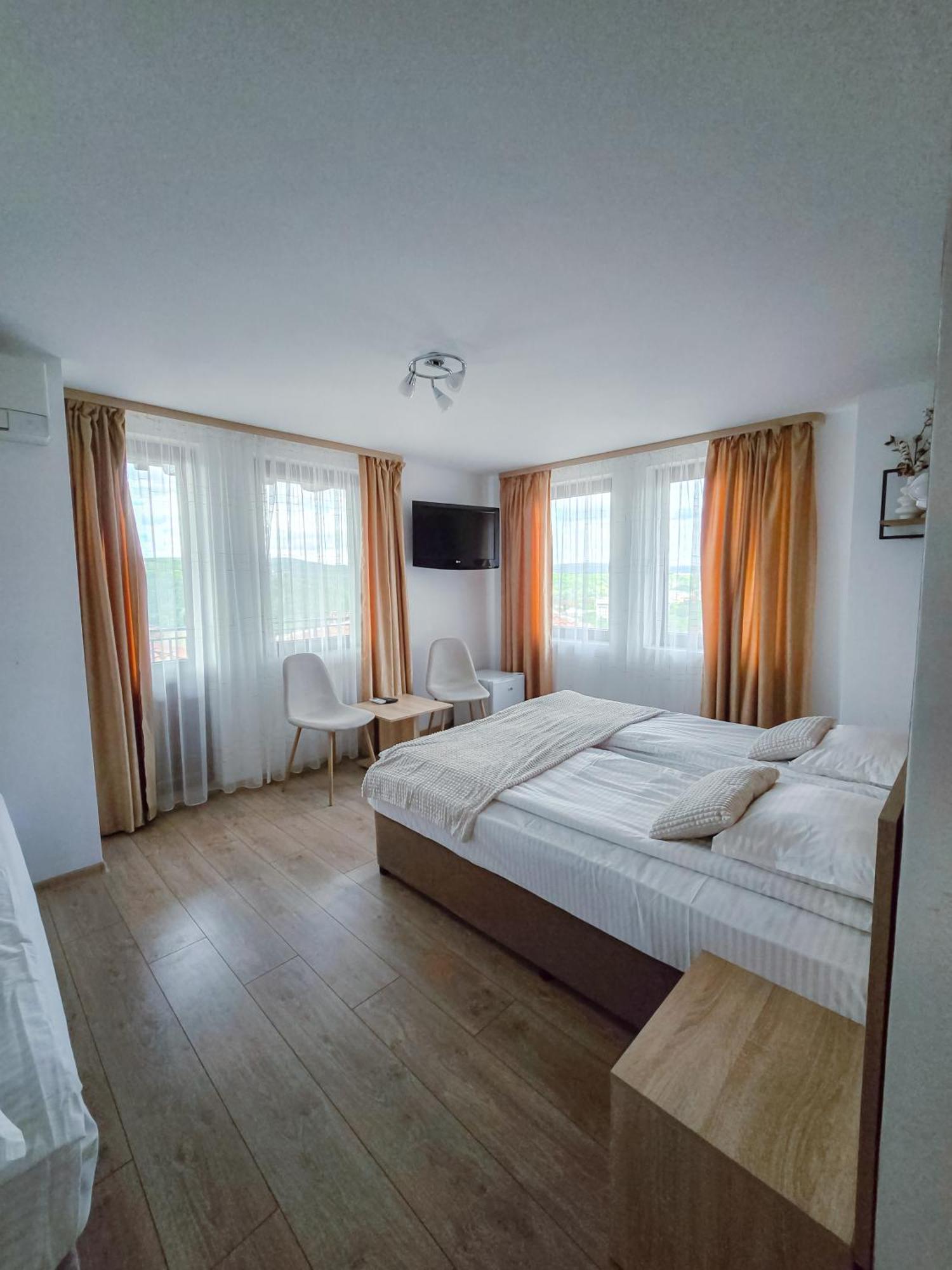 Family Hotel "Slavianska Dusha" เวลีคอเทอร์โนโว ภายนอก รูปภาพ